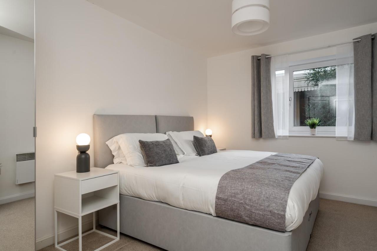 Lovely Modern 2 Bed City Centre Apartment With Free Parking - Double Or Twin Beds Available Wolverhampton Exterior photo